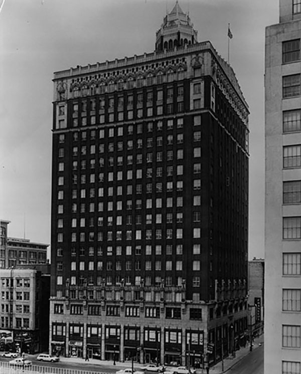 Black and white image of the Equitable Building in 1924.